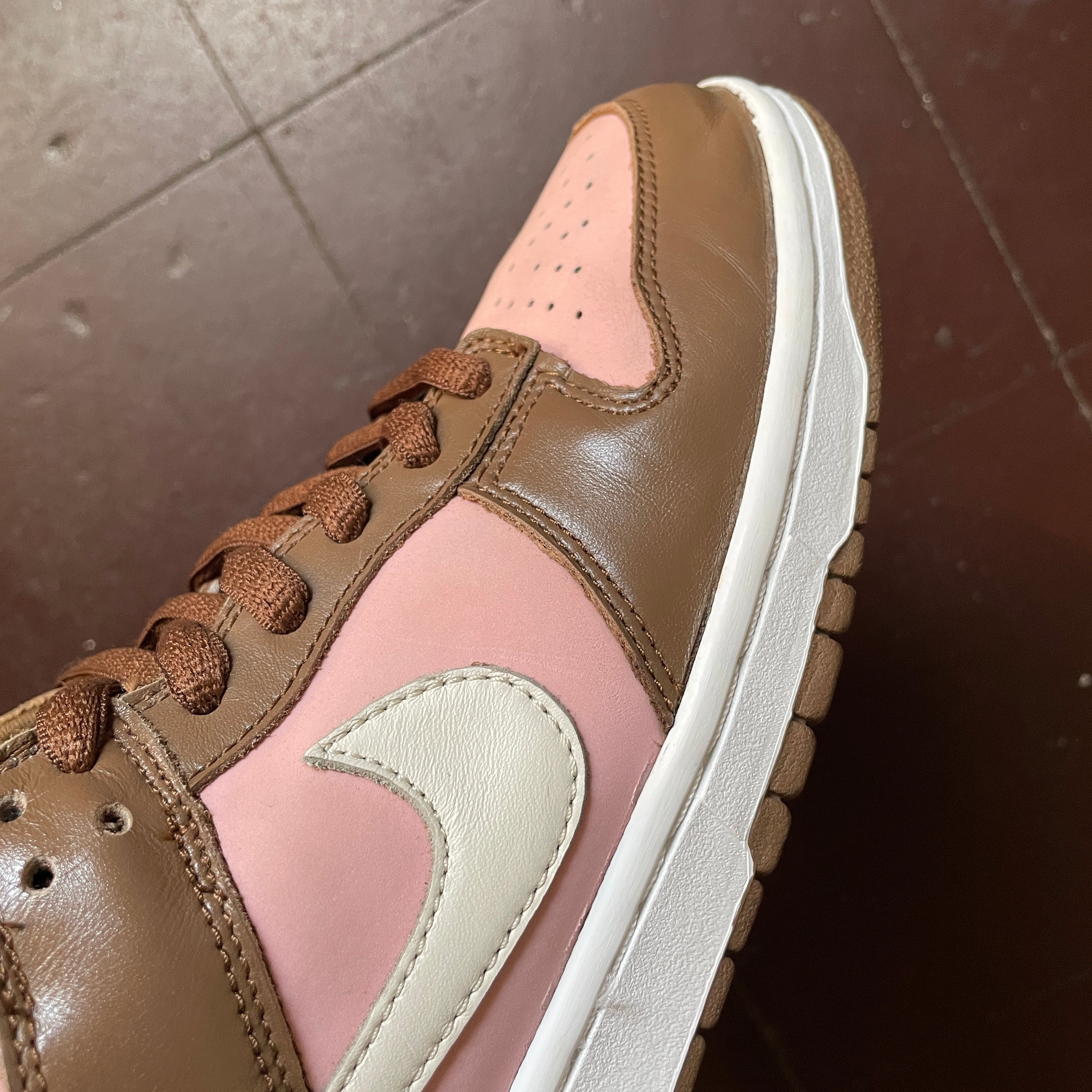 US 10 - NIKE DUNK LOW PRO SB x STUSSY "SHY PINK CHERRY" [2005]