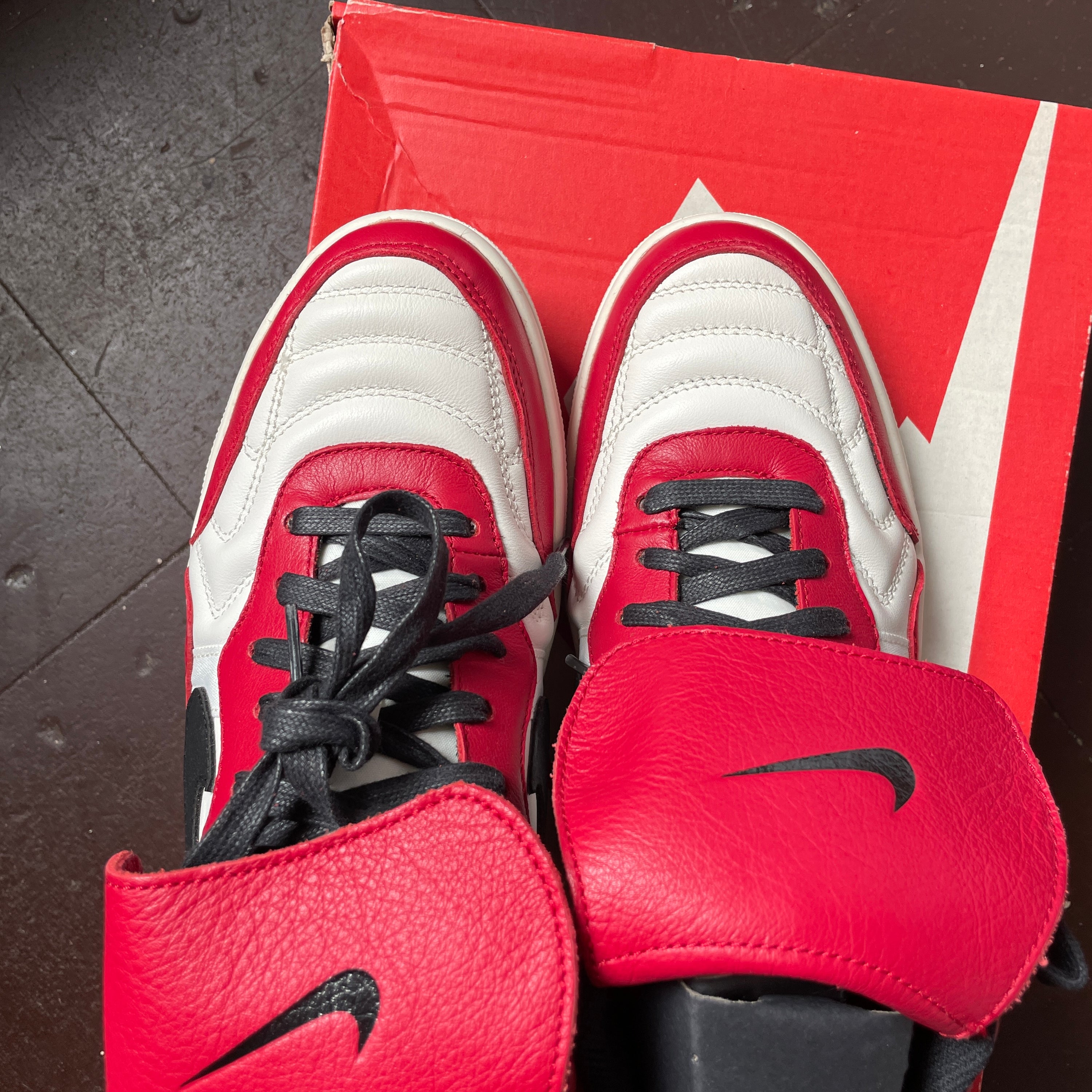 US 9.5 - NIKE TIEMPO 94 MID QS "CHICAGO" [2014]