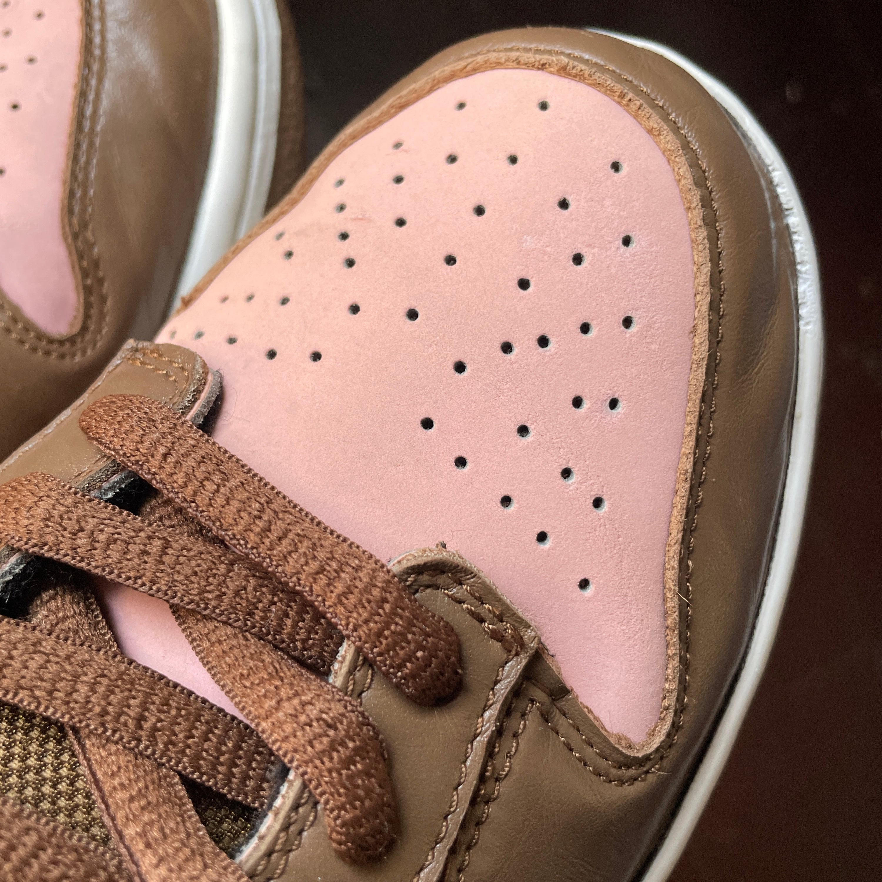 US 10 - NIKE DUNK LOW PRO SB x STUSSY "SHY PINK CHERRY" [2005]