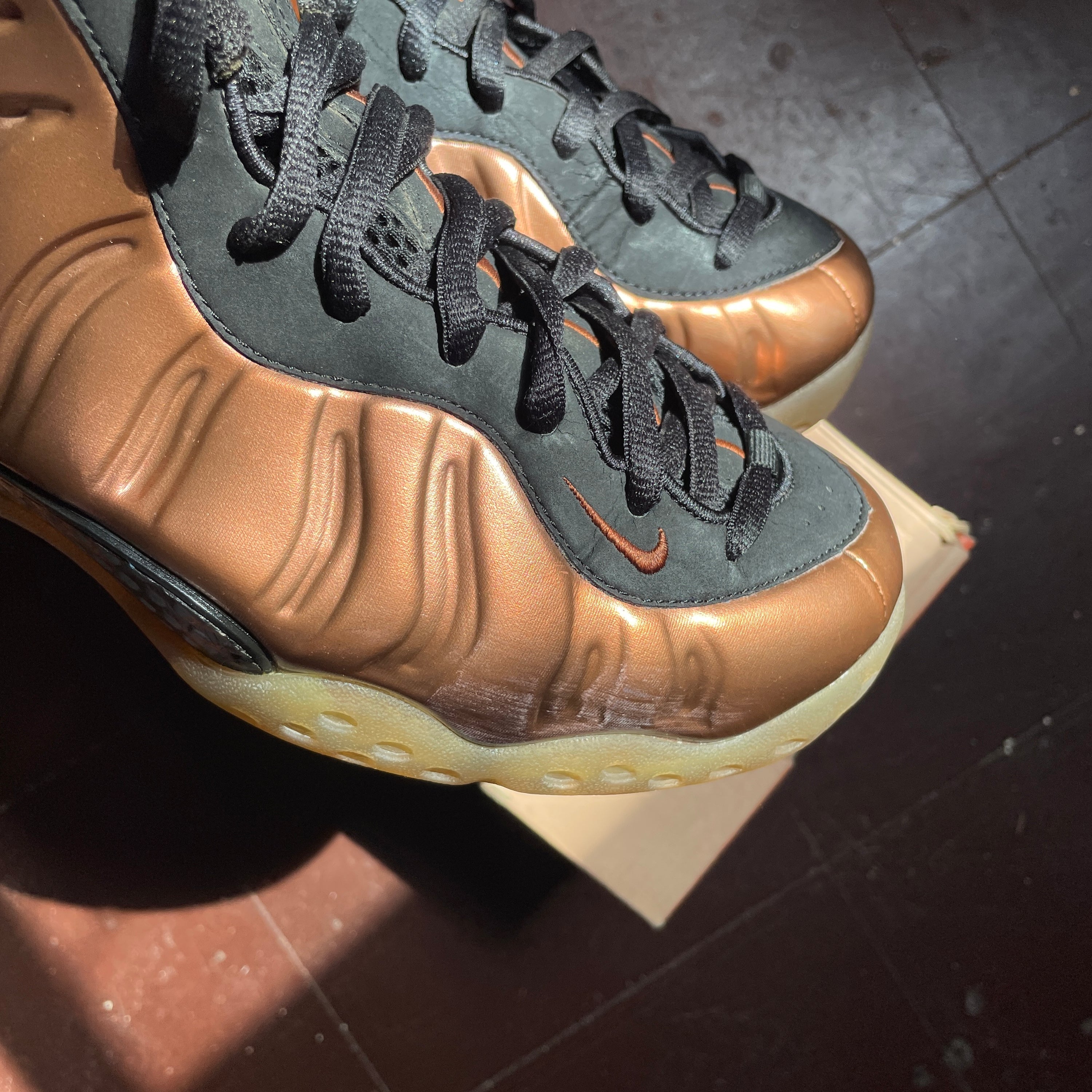 US 8.5 - NIKE AIR FOAMPOSITE ONE "DIRTY COPPER" [2010]