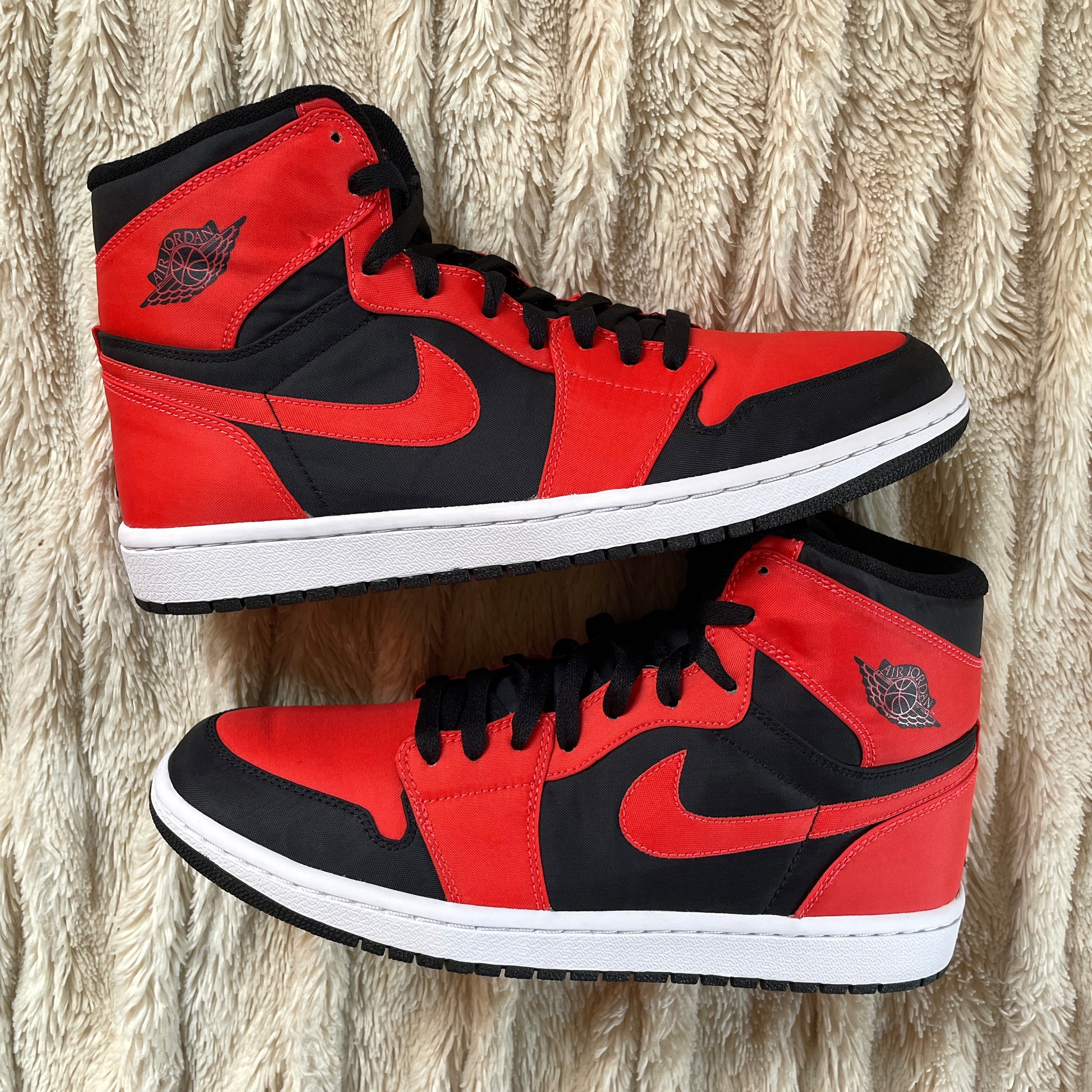 US 10.5 - NIKE AIR JORDAN 1  RETRO HIGH "MAX ORANGE" [2009]