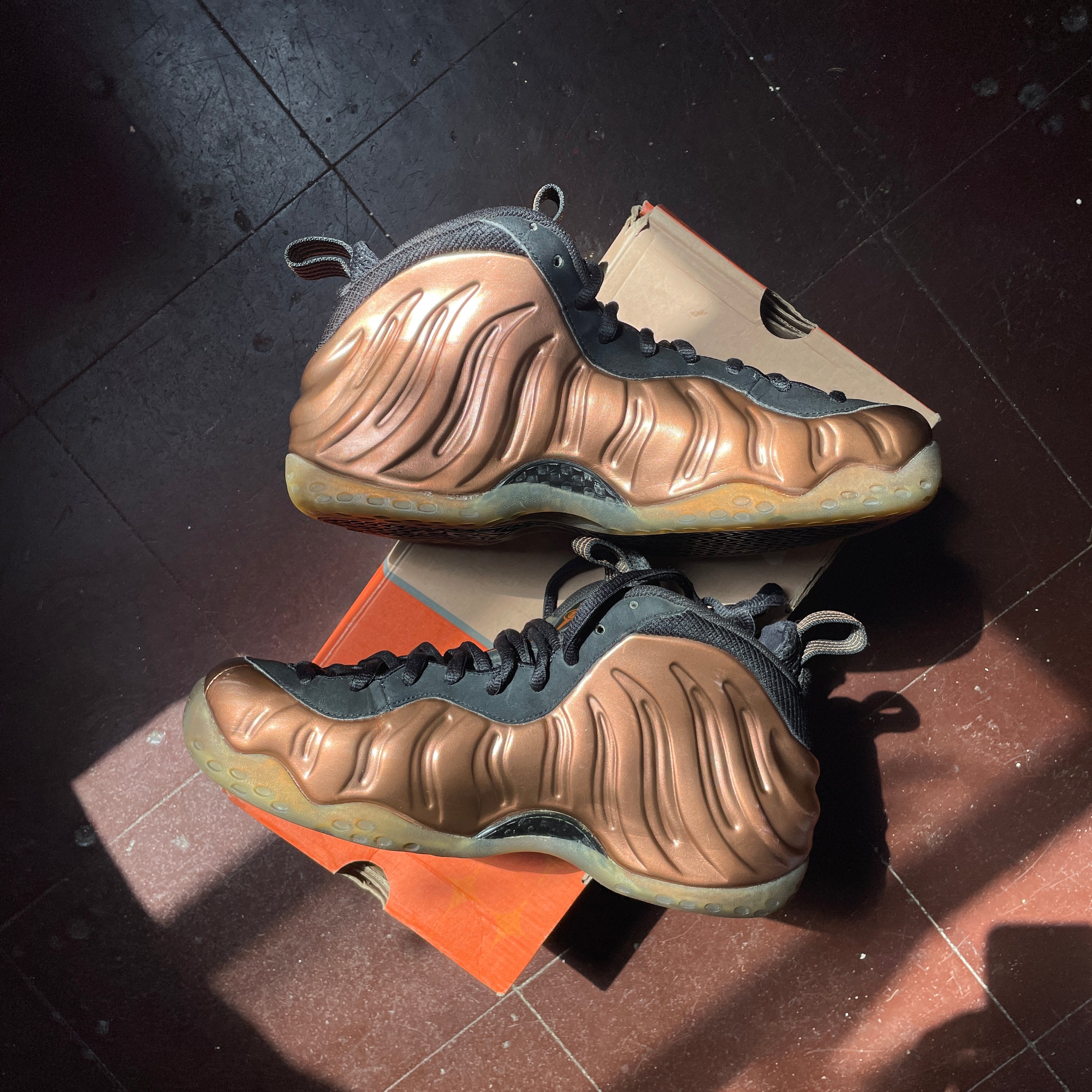 US 8.5 - NIKE AIR FOAMPOSITE ONE "DIRTY COPPER" [2010]