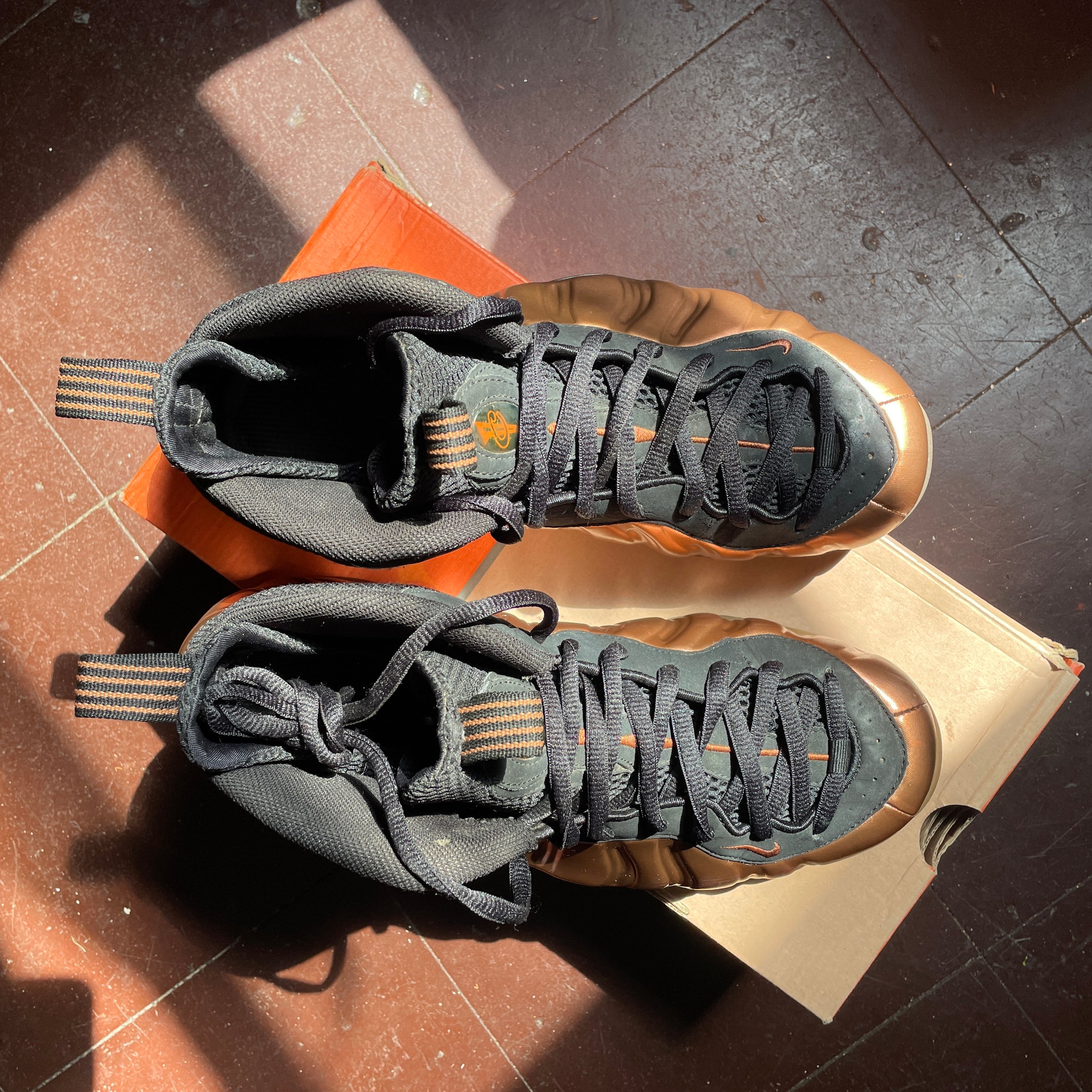 US 8.5 - NIKE AIR FOAMPOSITE ONE "DIRTY COPPER" [2010]