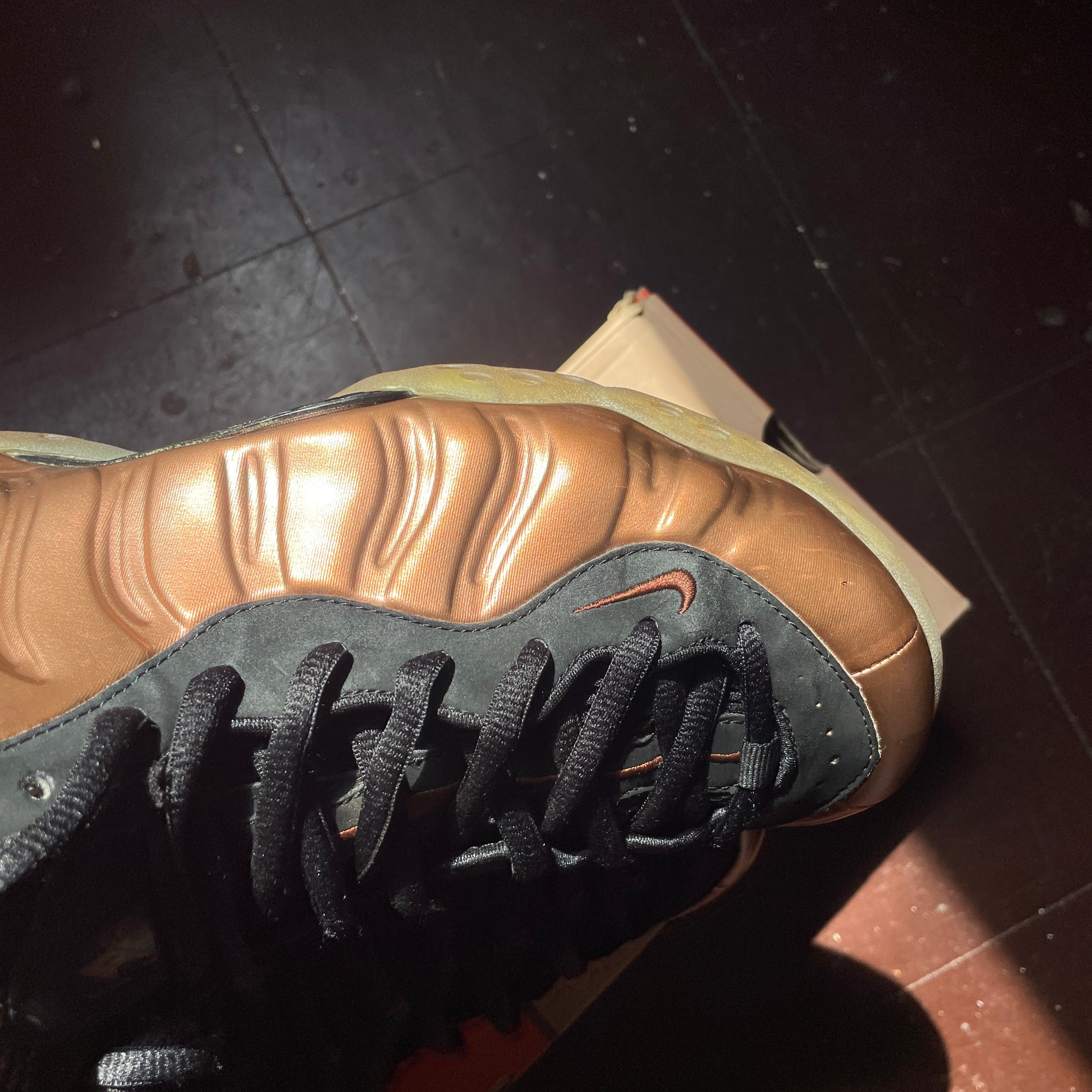 US 8.5 - NIKE AIR FOAMPOSITE ONE "DIRTY COPPER" [2010]