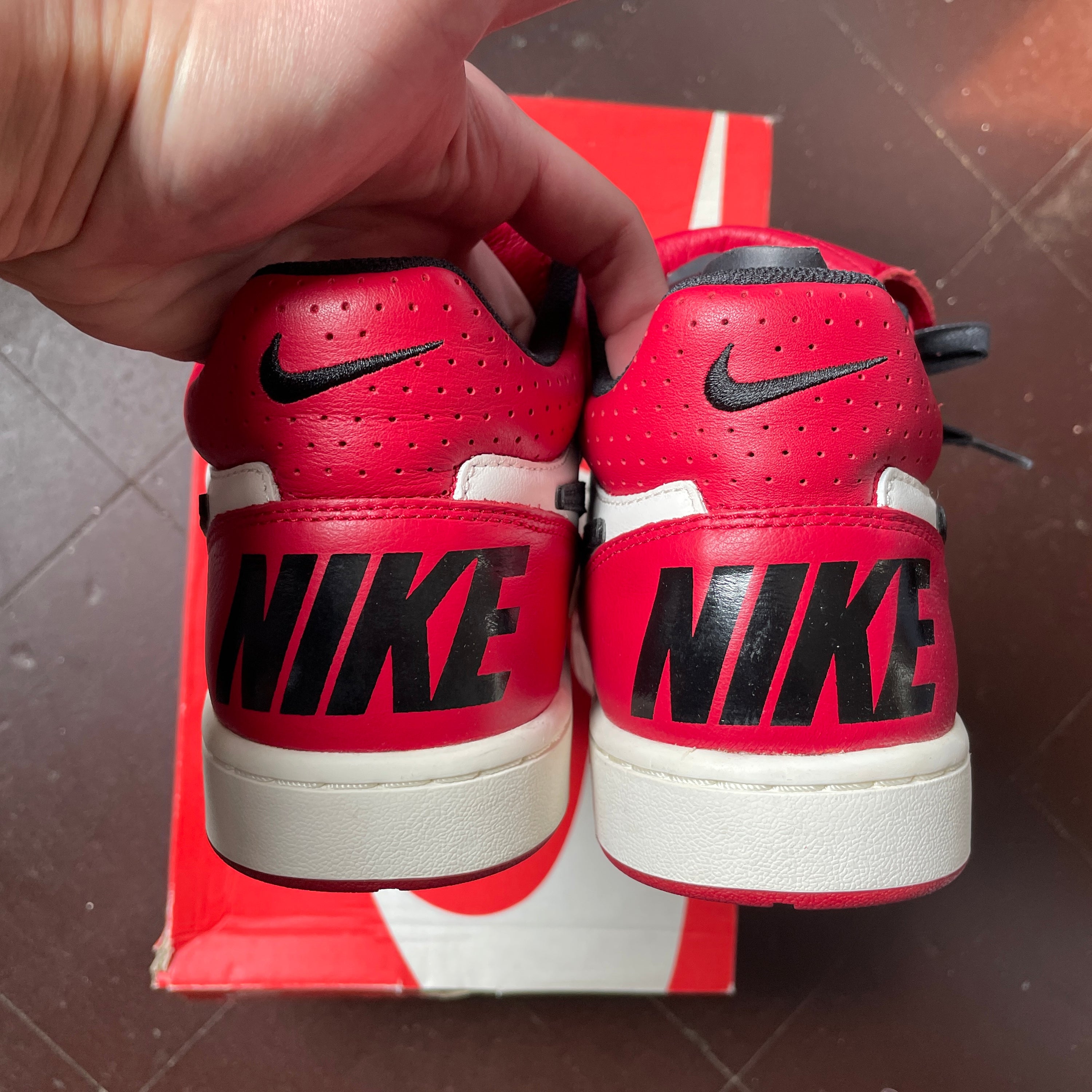 US 9.5 - NIKE TIEMPO 94 MID QS "CHICAGO" [2014]