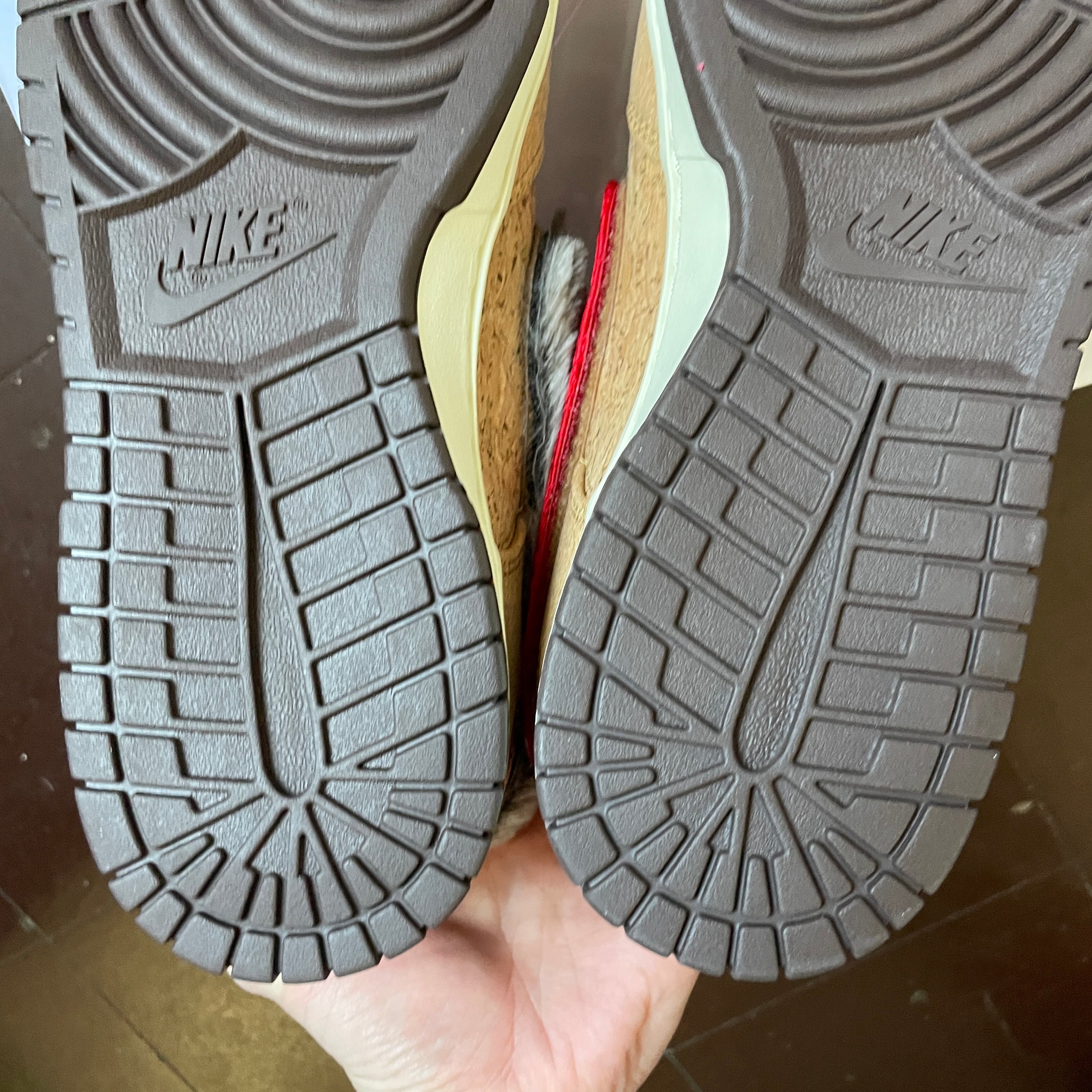 US 11 - FRIENDS & FAMILY NIKE DUNK LOW SP x CLOT "CORK" [2020]