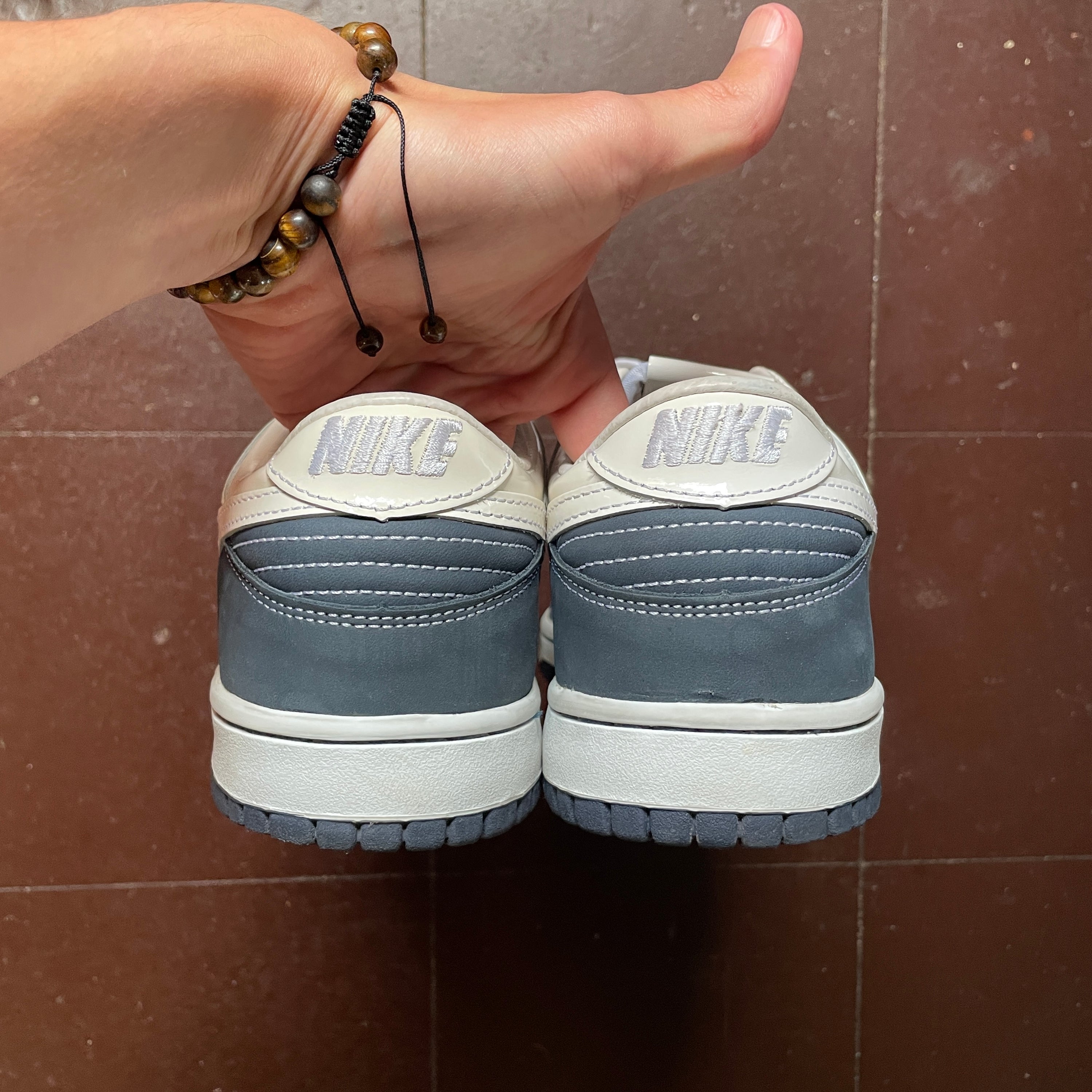 US 10 - NIKE DUNK LOW ID 25 SOLE COLLECTOR "NY YANKEES" [2003]