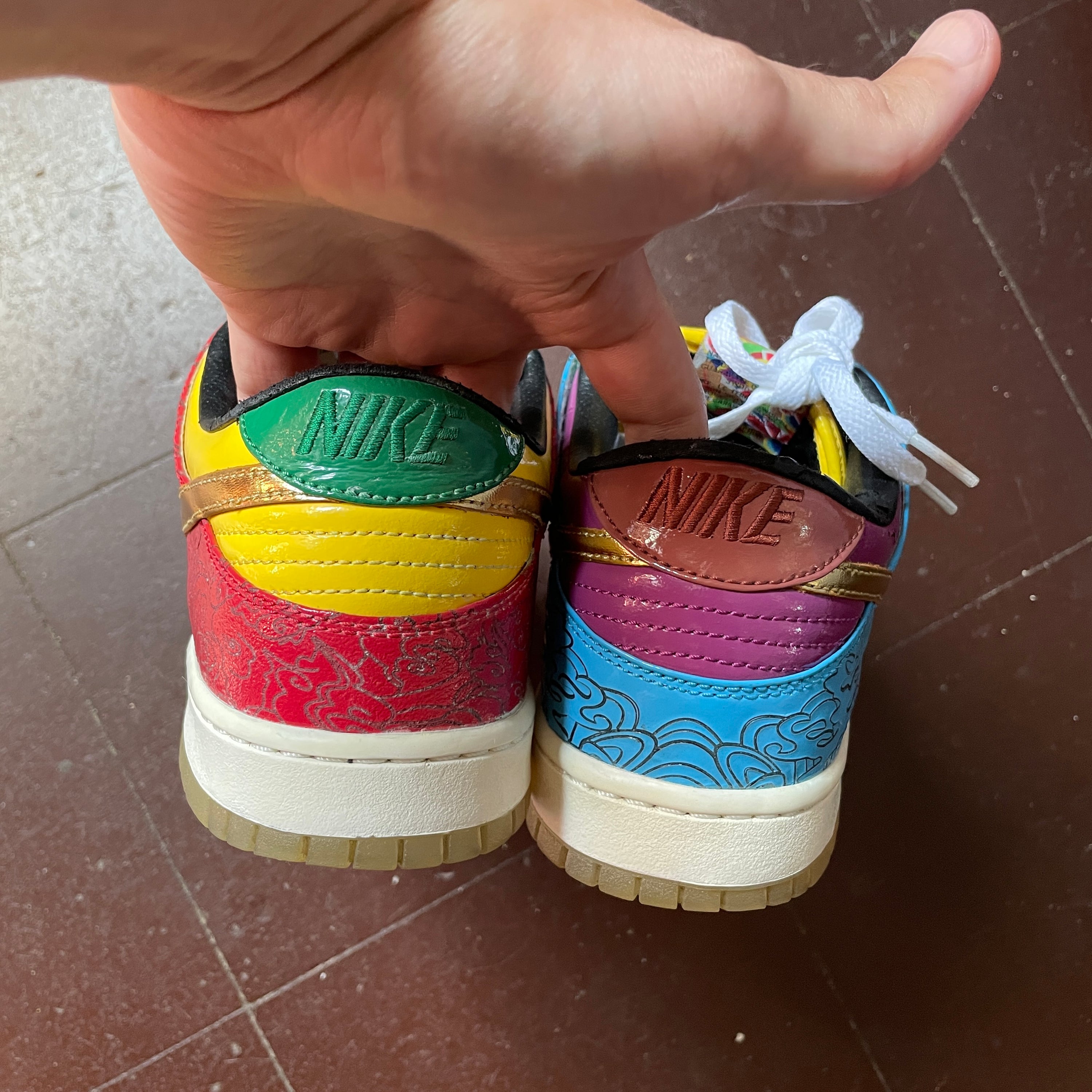 US 9.5 - NIKE DUNK LOW PREMIUM JAPAN CITY PACK "YAMAKASA" [2008]
