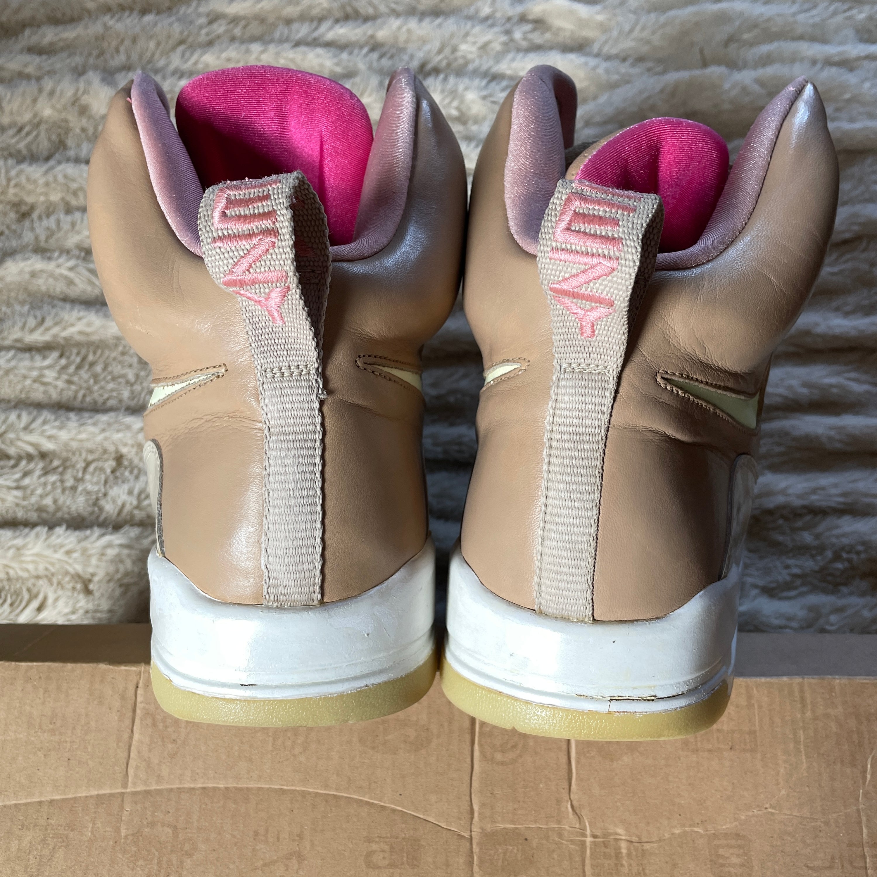 US 10.5 - NIKE AIR YEEZY 1 " NET TAN" [2009]