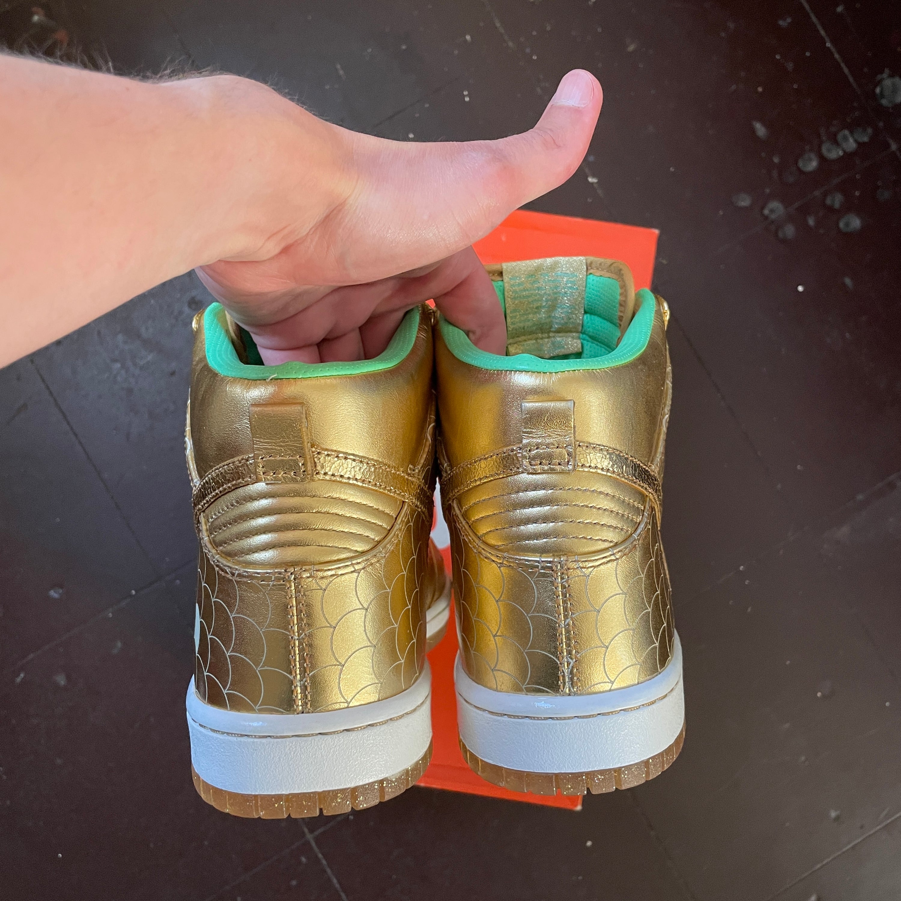 US 9.5 - NIKE DUNK HIGH JAPAN CITY PACK "NAGOYA" [2008]