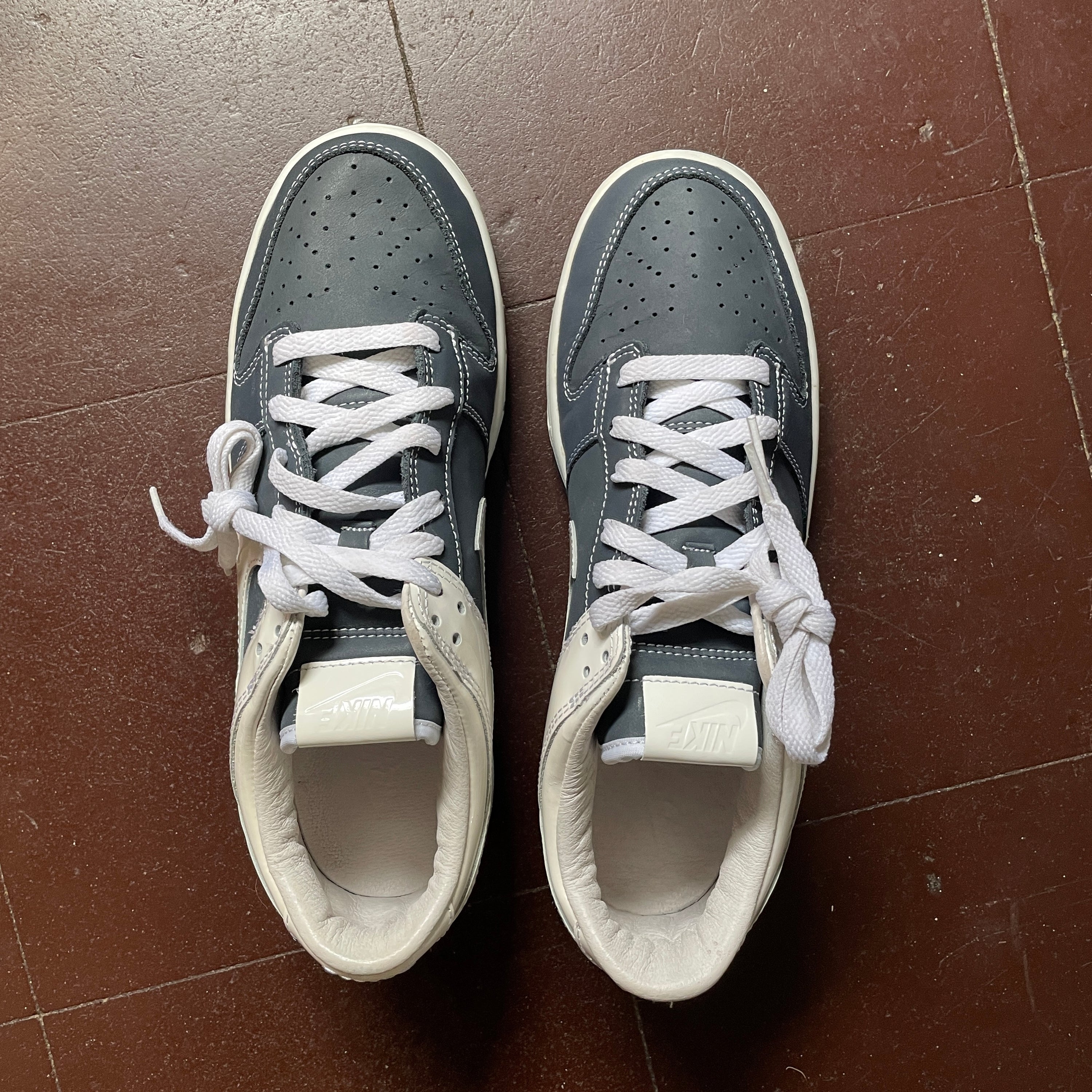 US 10 - NIKE DUNK LOW ID 25 SOLE COLLECTOR "NY YANKEES" [2003]