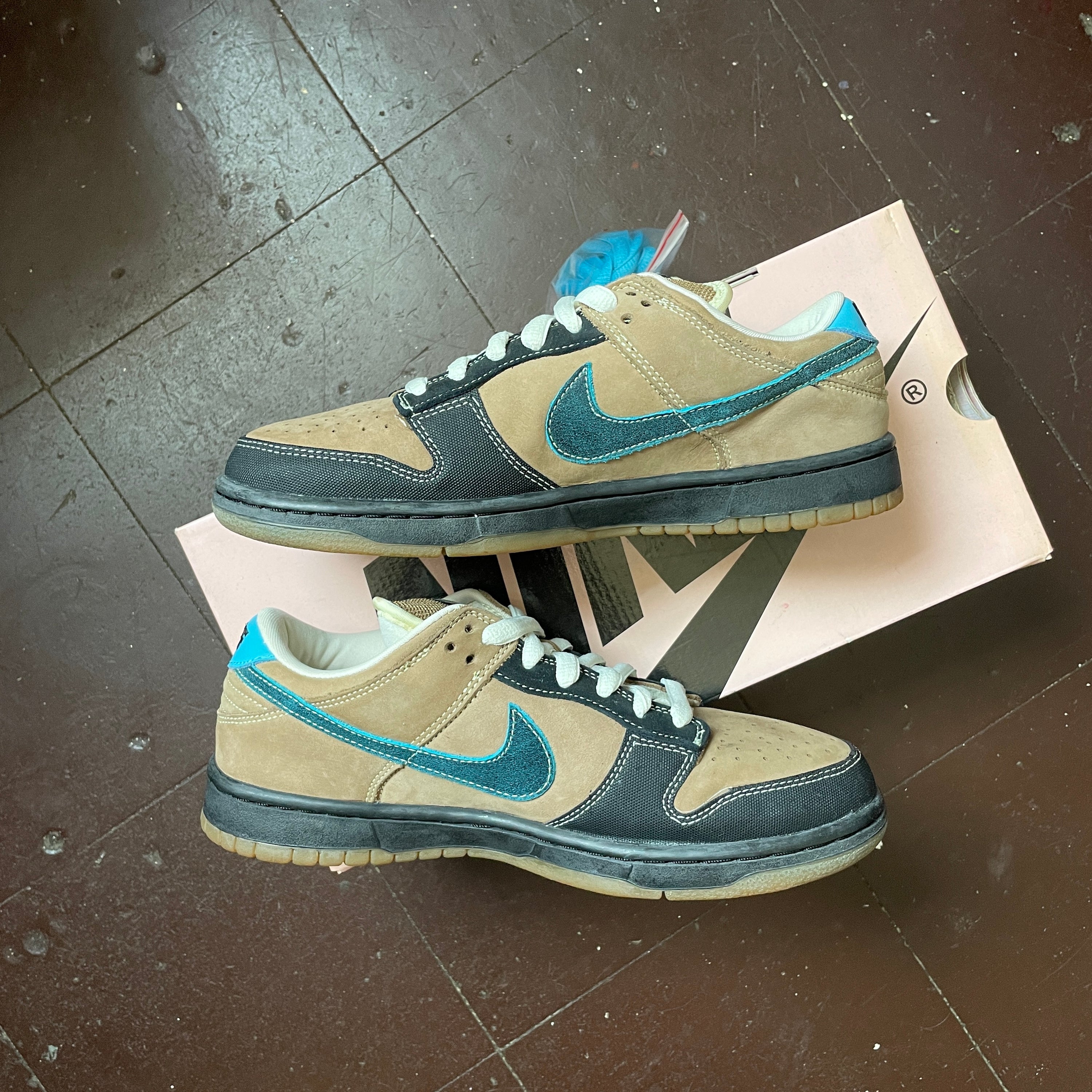 US 8.5 - NIKE DUNK LOW PRO SB x SLAM CITY SKATES [2005]
