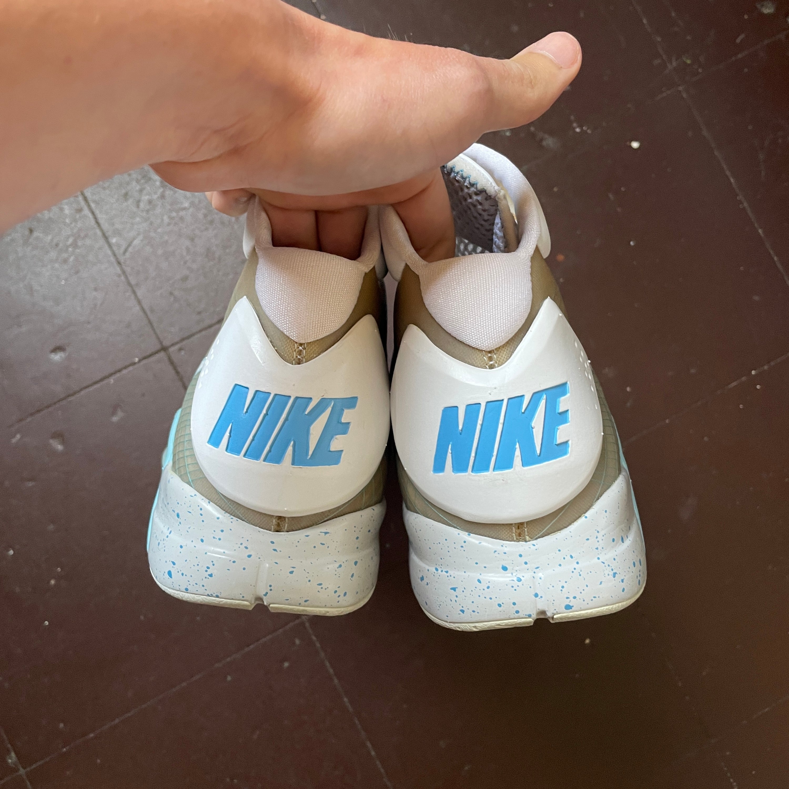 US 13 - PROMO NIKE HYPERDUNK "MARTY MCFLY" [2010]