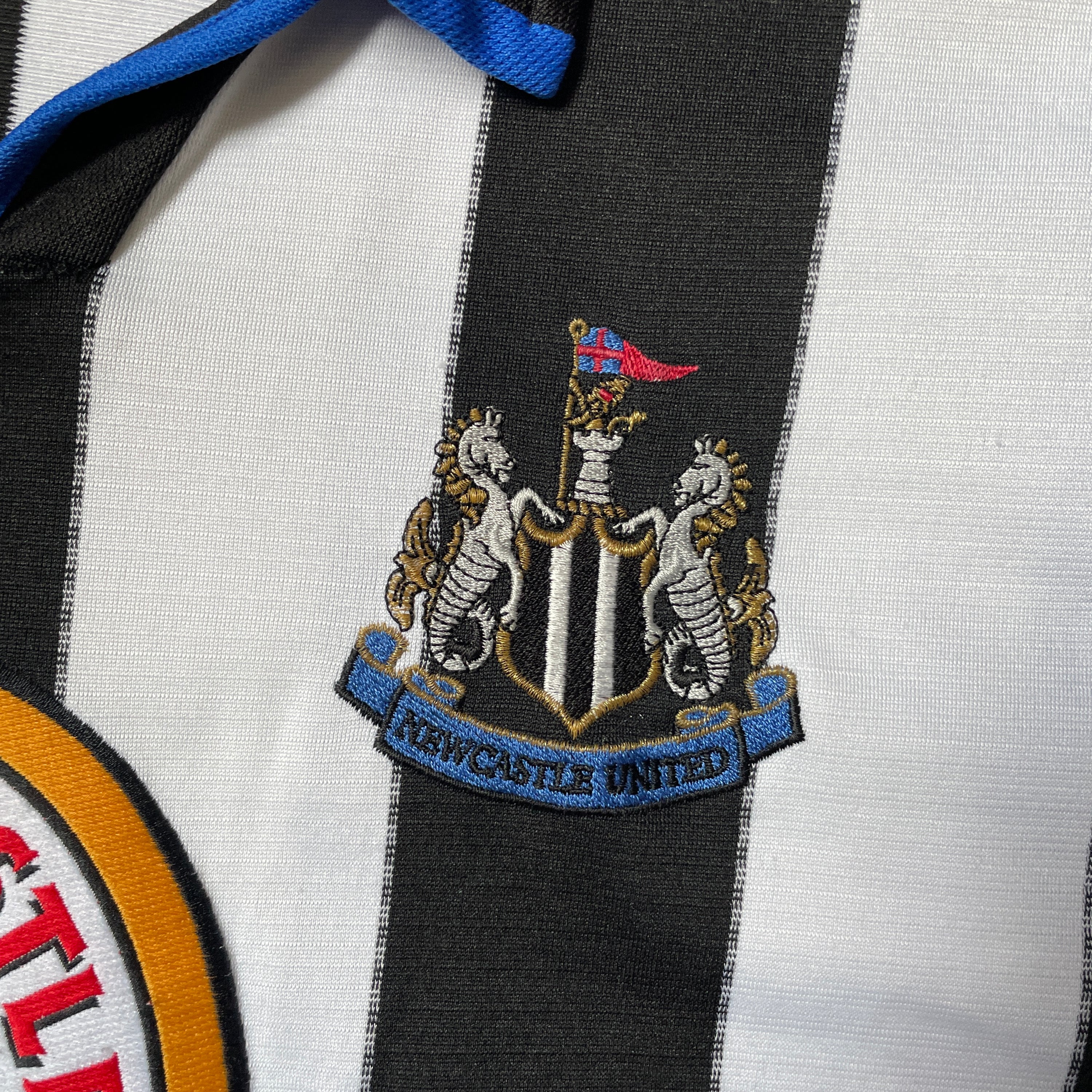 US L - ADIDAS NEWCASTLE UNITED BROWNALE SOCCER JERSEY "HOME" [2000]