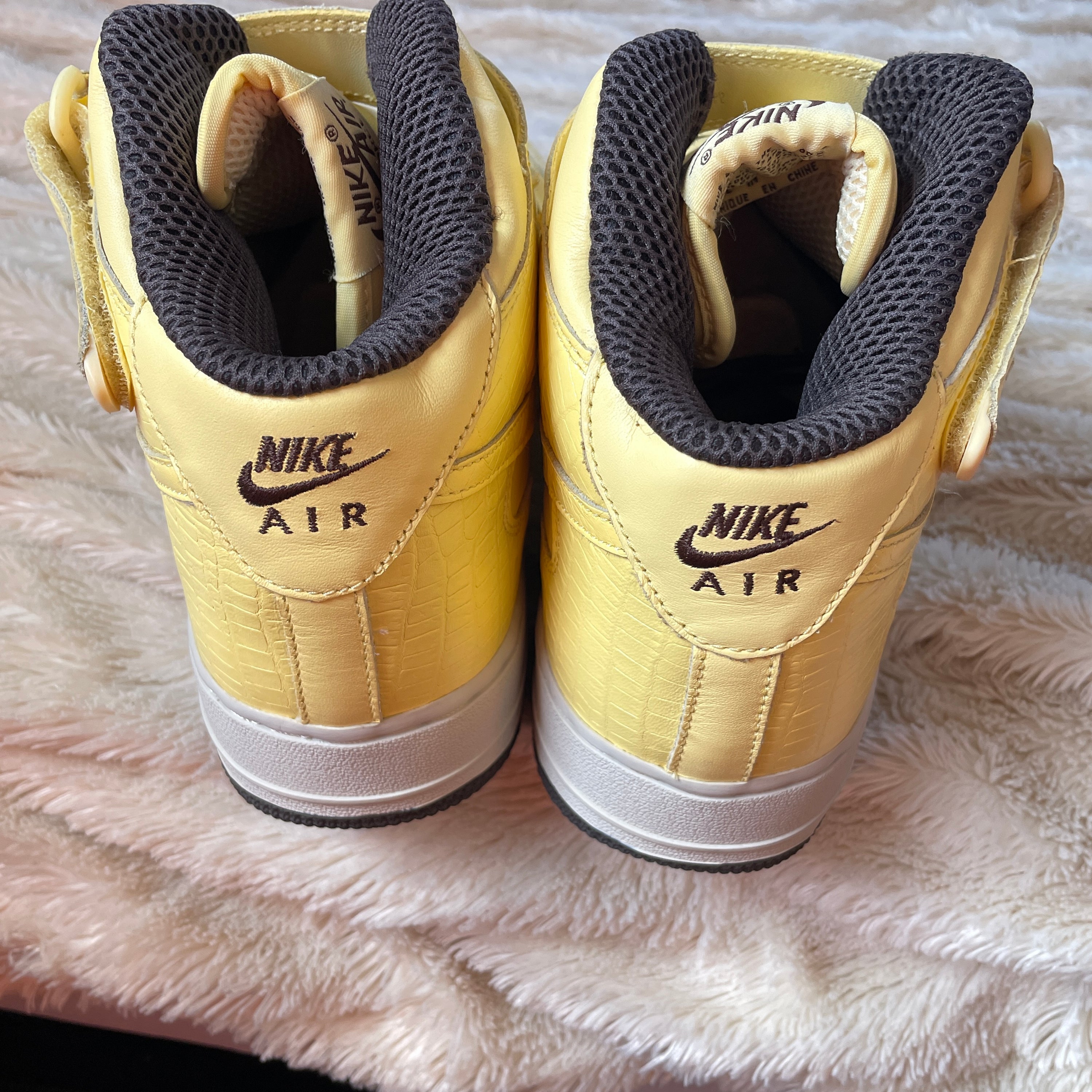 US 12W - W NIKE AIR FORCE 1 MID "BUTTER" [2003]