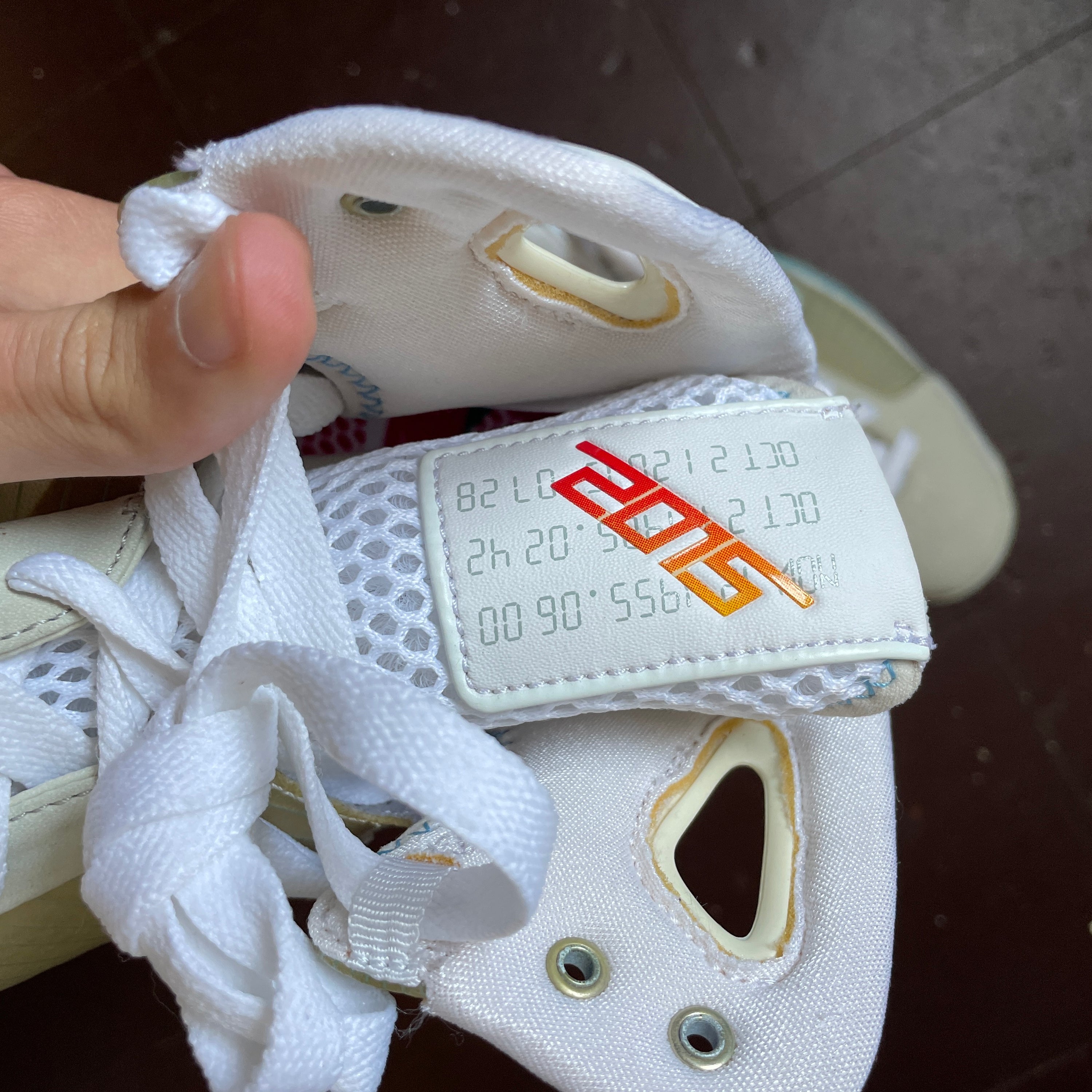 US 13 - PROMO NIKE HYPERDUNK "MARTY MCFLY" [2010]