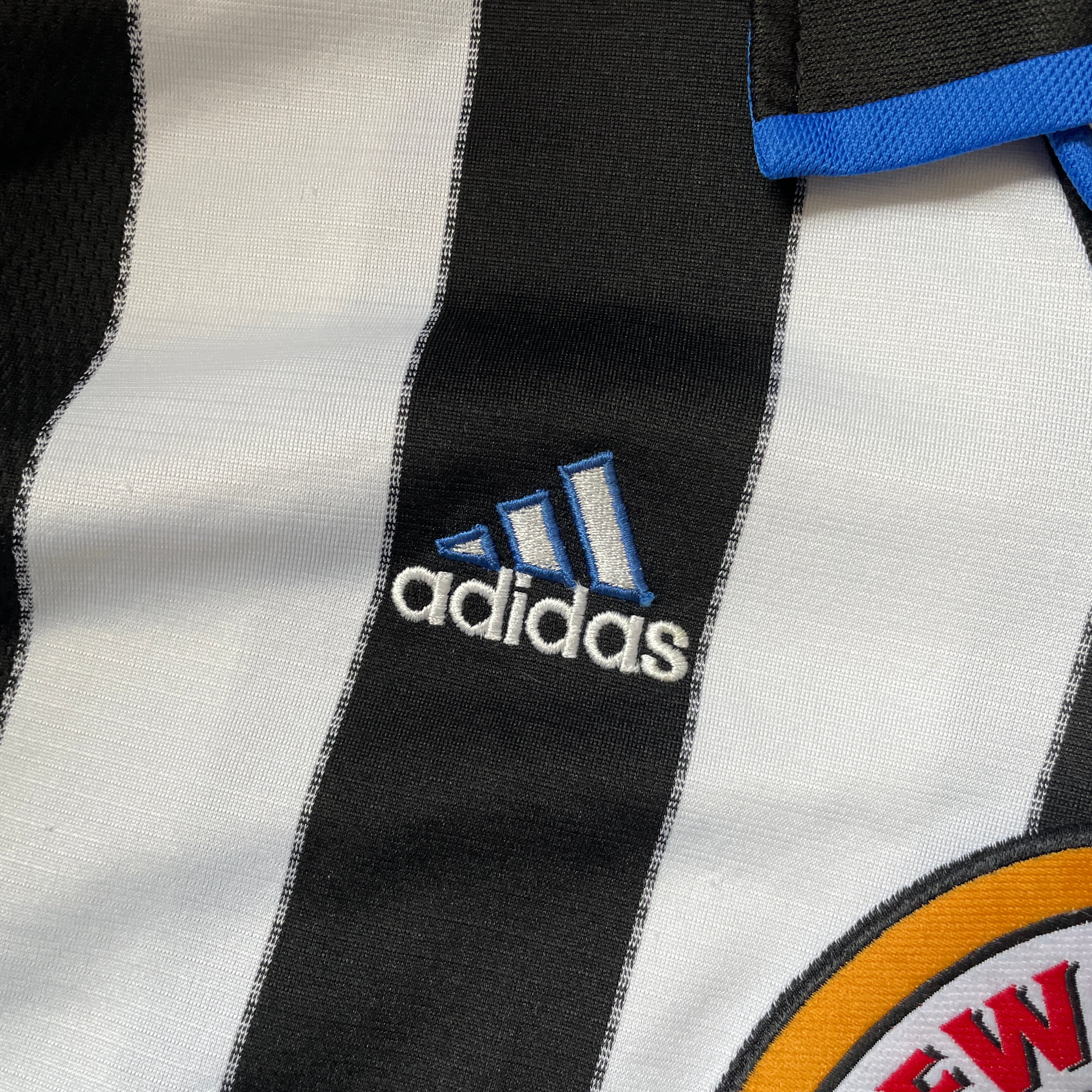 US L - ADIDAS NEWCASTLE UNITED BROWNALE SOCCER JERSEY "HOME" [2000]