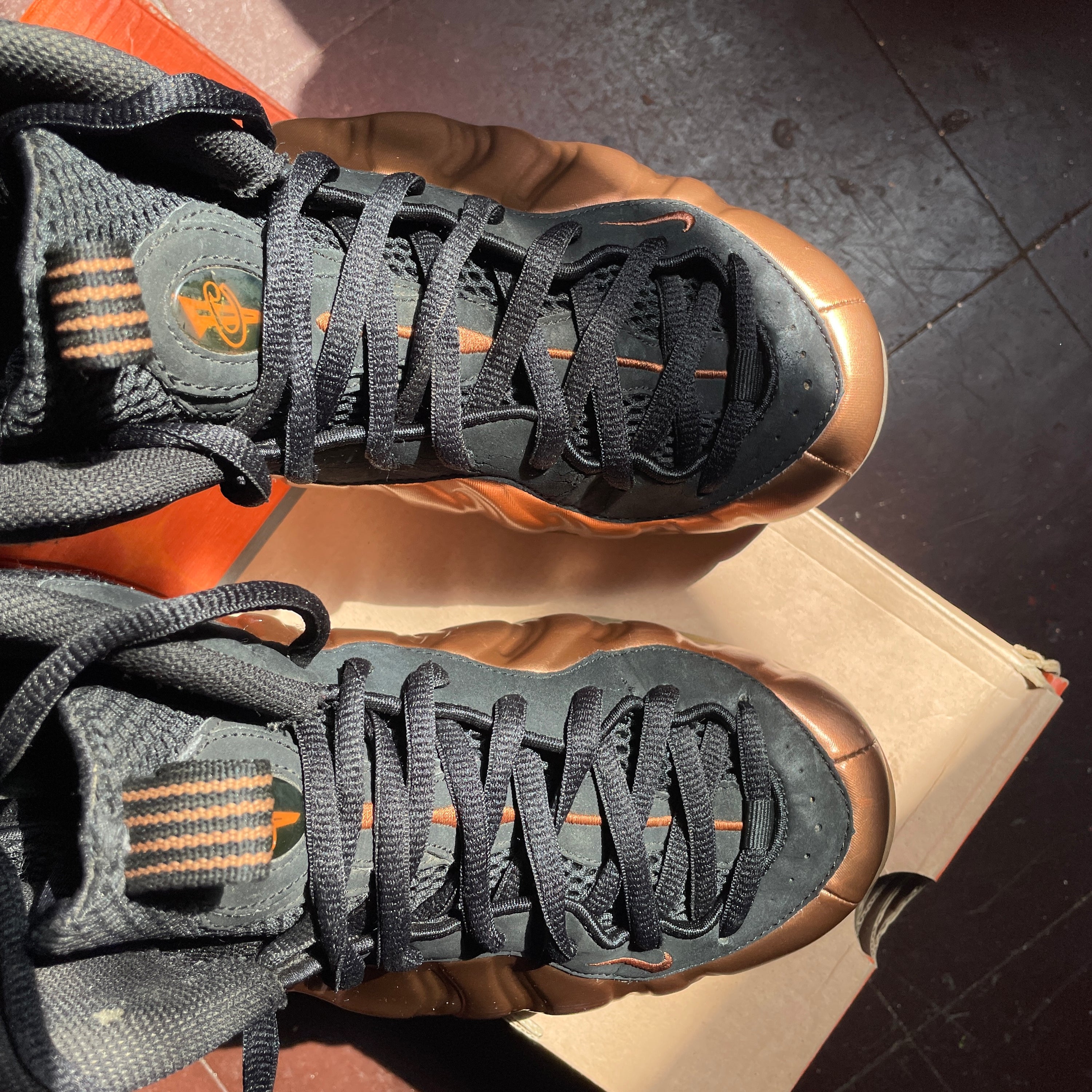 US 8.5 - NIKE AIR FOAMPOSITE ONE "DIRTY COPPER" [2010]